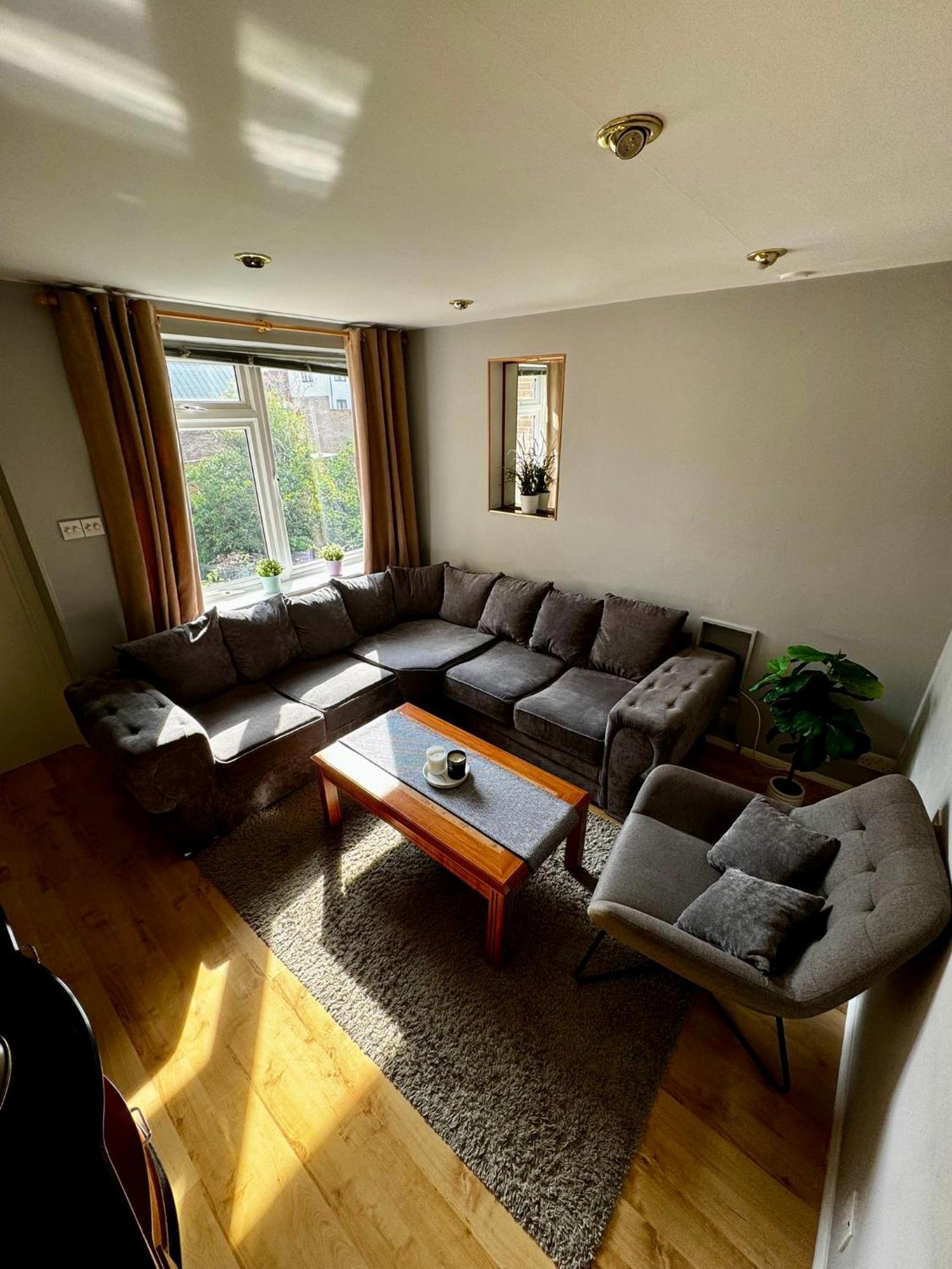 Amazing En-Suite Apartment In Finchley Central Londra Exterior foto