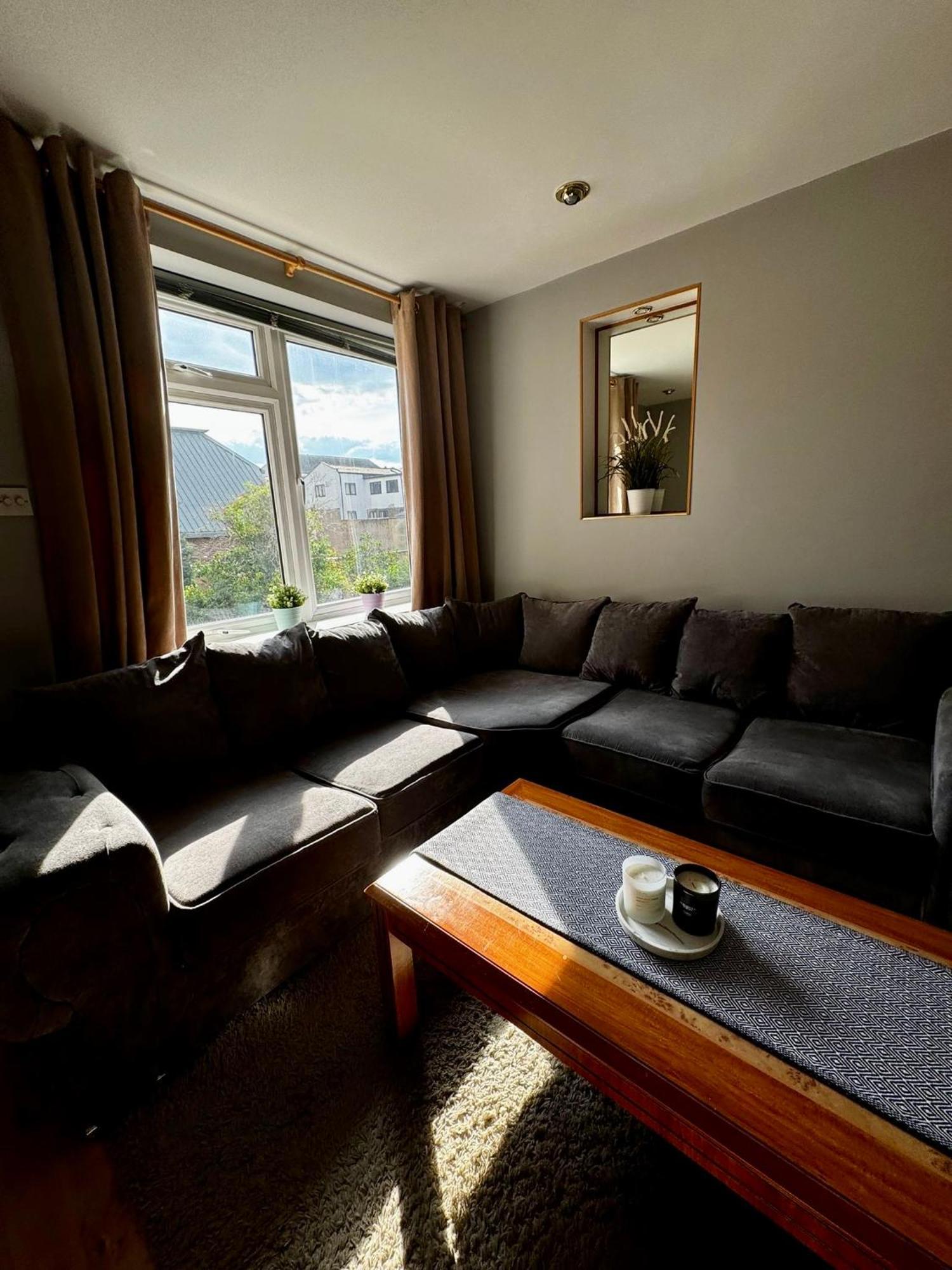 Amazing En-Suite Apartment In Finchley Central Londra Exterior foto